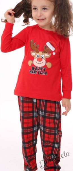 Коледна бебешка/детска пижама в червено с дълъг ръкав с еленче с надпис и долнище в каре 93300448 1