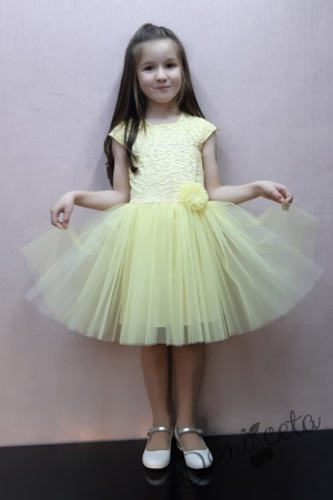 Детска официална рокля с къс ръкав с дантела в жълто и и тюл 1