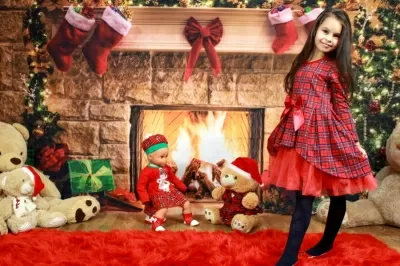 ДЕТСКИ КОЛЕДНИ РОКЛИ И ПОЛИ