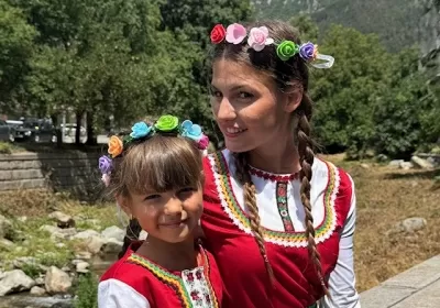 ДИАДЕМИ И АКСЕСОАРИ ЗА КОСА ЗА НОСИИ