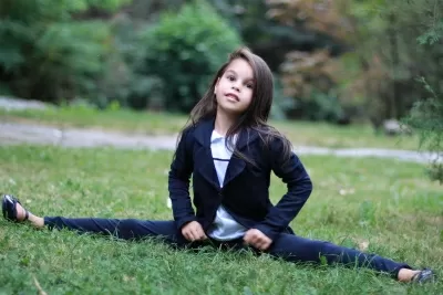 КОМПЛЕКТИ С ДЪЛЪГ РЪКАВ ЗА МОМИЧЕ