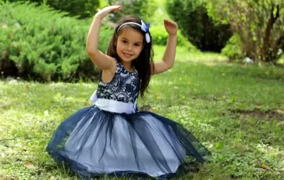 ДЕТСКИ ОФИЦИАЛНИ РОКЛИ БЕЗ РЪКАВ ИЛИ С КЪС РЪКАВ