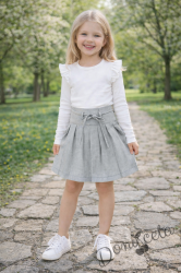 Комплект за момиче от 2 части- пола плисе в сиво с коланче на талията и бяла блуза с дълъг ръкав и къдрички 