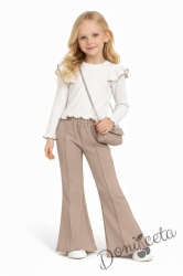 Комплект за момиче от 2 части-бяла блуза с къдрички и кант в бежово, панталон чарлстон и чантичка в бежово