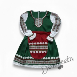 Дамска или детска народна носия- сукман в зелено с престилка в червено с фолклорни/етно мотиви 
