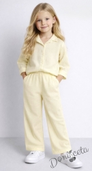 Детски комплект от две части в нежен светложълт цвят