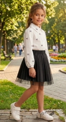Комплект за момиче от риза в бяло с черни панделки и плисирана пола в черно Габи