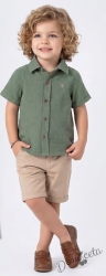 Летен комплект за бебе момче от 2 части - риза в масленозелен цвят с копчета и бежови къси панталони