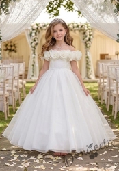 Дълга официална детска рокля Вяра с деколте декорирано с обемни 3D рози в бяло