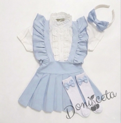 Комплект за момиче от 4 части- сукман трико Гери в светлосиньо с плисирана пола, риза в бяло с къс ръкав и къдрички , чорапки и диадема в  розово