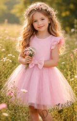 Ежедневна детска рокля с къс ръкав в розово с къдрички и тюл в долната част