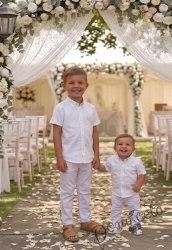 Летен комплект за момче от риза с къс ръкав в бяло и дълъг панталон в бяло