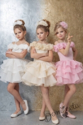 Къса елегантна детска рокля в екрю с рози и пищна многопластова пола Розалия