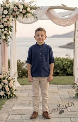 Детски комплект за момче от 2 части-риза с дълъг ръкав в тъмносиньо без яка с копчета в бежово и панталон в бежово