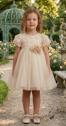 Нежна детска рокля с 3D цветя и тюл в бежово с къс ръкав