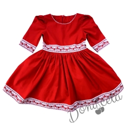 Детска рокля в червено с фолклорни/етно мотиви тип носия