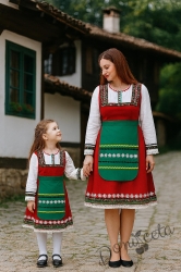 Дамска народна носия 45-сукман в червено и престилка в зелено с фолклорни/етно мотиви 