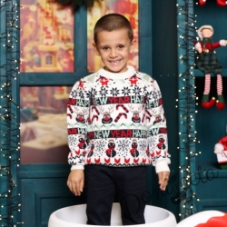 Детски коледен пуловер в бяло с коледни мотиви и надпис