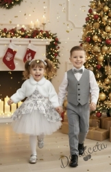Детска коледна рокля в бяло на сиви снежинки с тюл и коланче и пухкаво болеро в бяло