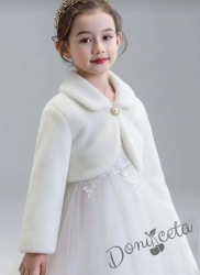 Детско пухкаво болеро в бяло с якичка и с брошка за закопчаване