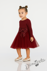 Интересна официална детска рокля в бордо с ефектен плат и панделка