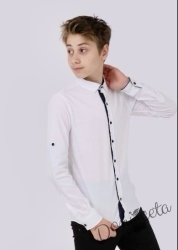 Детска риза в бяло с дълъг ръкав за момче с копчета в тъмносиньо