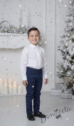 Детски комплект за момче от 2 части-риза в бяло с яка, панталон в бяло и тиранти с папийонка в тъмносиньо