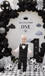 Официален комплект в черно за момче от 4 части елек, риза в бяло, панталон и папийонка 21100371 от колекция Черновина