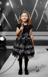 Детска рокля с къс ръкав в черно с къдрички на ръкавите и ноти и тюл в долната част