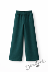 Спортно неватирано долнище за момиче в зелено, подходящо е и за ученическа униформа 