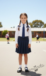 Комплект от 3 части пола плисе в тъмносиньо, бяла изчистена риза и вратовръзка в тъмносиньо, подходящ и за ученическа униформа