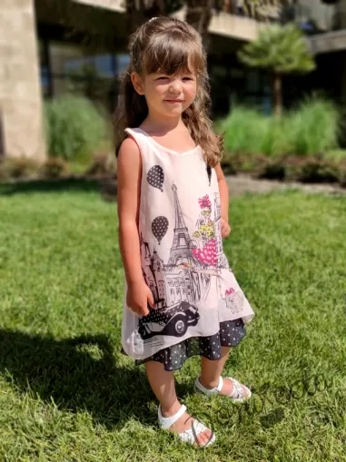 Детска лятна рокля в цвят пудра с Париж и черни точки 445644