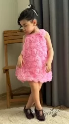 Детска официална рокля в розово на 3D цветя