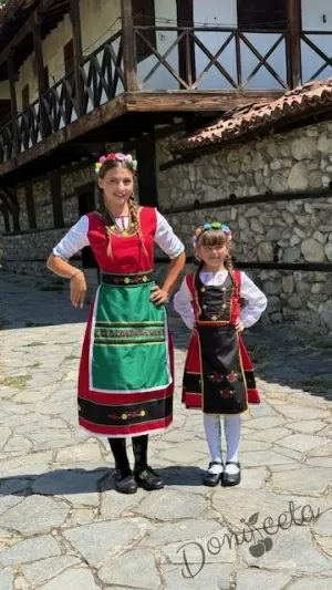 Дамска или детска народна носия 79-сукман в червено, колан и престилка в зелено с фолклорни/етно мотиви 