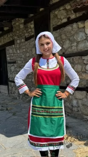 Дамска или детска народна носия 99-сукман в червено и престилка в зелено с фолклорни/етно мотиви със забрадка