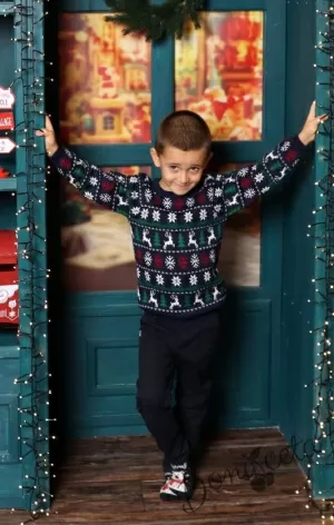 Коледен пуловер за момче или момиче в тъмносиньо с еленчета и елхички