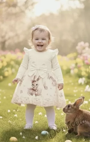 Детска рокля с дълъг ръкав в екрю с къдрички, панделка и изображение на зайче-балерина