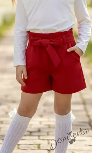 Къси панталони в червено за момиче с висока талия и коланче