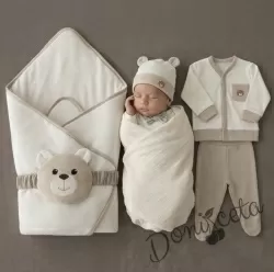 Луксозен бебешки комплект за изписване за момче в бежово и екрю с мече