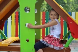 Рокля с панделка Алиса ситни точки