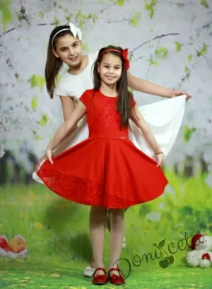 Официална детска рокля в червено с дантела от едната страна