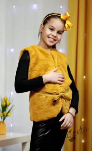 Пухкав елек в цвят горчица за момиче