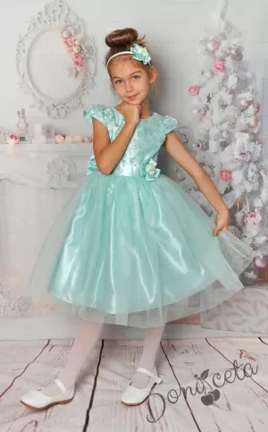 Детска официална рокля в тюркоаз/мента с 3D цветя и тюл