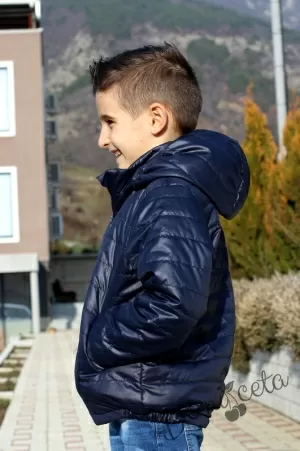 Детско яке с качулка в тъмносиньо за момче 95692739