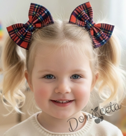 Фиба с панделка в червено каре 