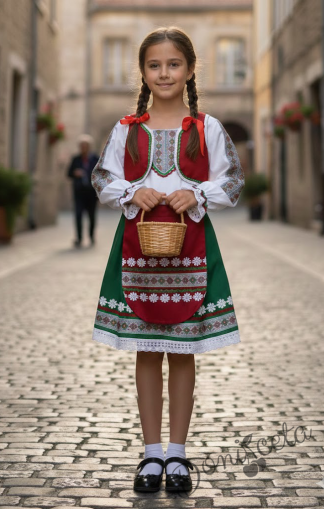 Дамска или детска народна носия- сукман в горната част в бяло а долна в зелено с престилка и елек в червено с фолклорни/етно мотиви 