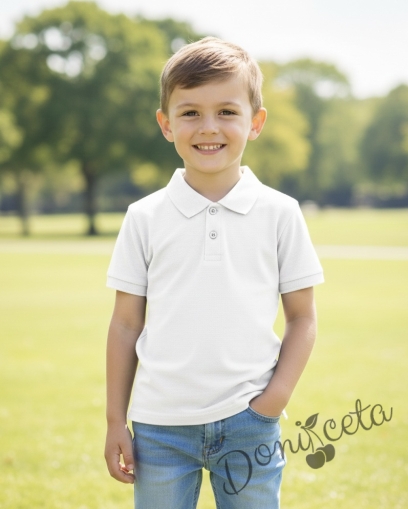 Детска тениска с яка в бяло, подходяща за момче или момиче и за ученическа униформа 