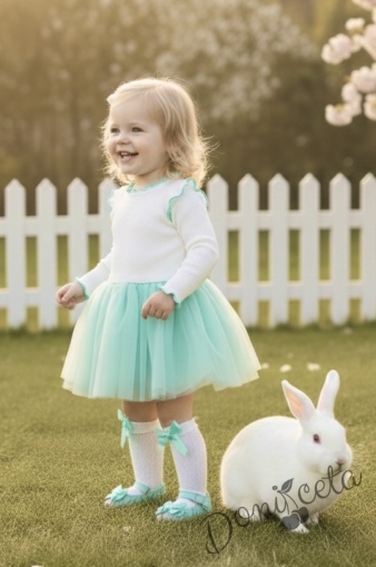 Детска ежедневна рокля с дълъг ръкав в бяло и тюркоаз с къдрички с кант в тюркоаз на рамената Оливия