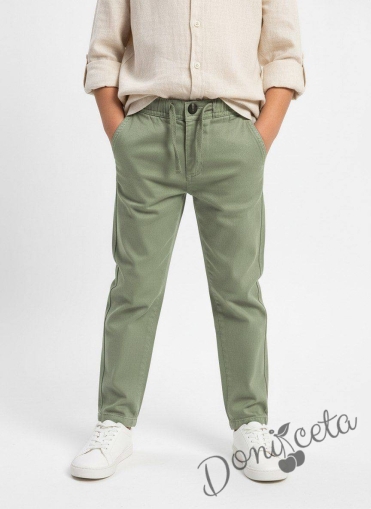 Детски спортно-елегантен панталон за момче в зелено с връзки и джобове