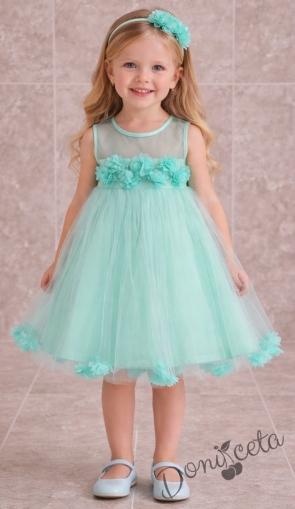 Детска рокля с тюл и цветчета в цвят мента